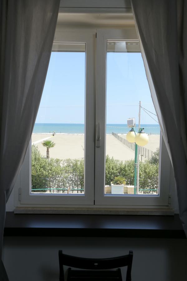Rooms La Perla Del Mare Margherita Di Savoia Exterior foto